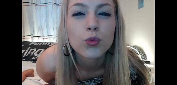  Girls4cock.com *** cute siswet19 flashing ass on live webcam